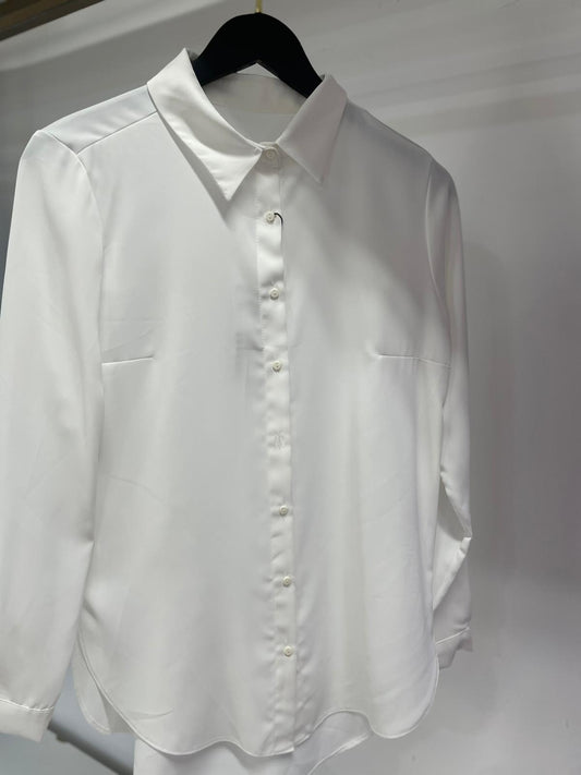 חולצה מכופתרת קלאסית