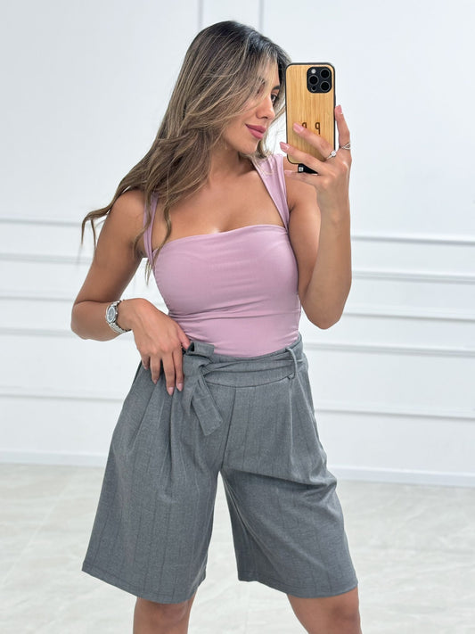 ברמודה עם חגורה