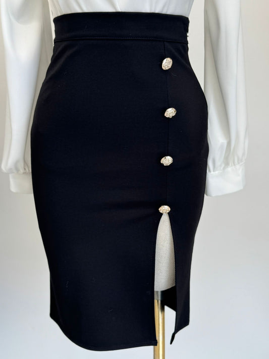 חצאית צמודה עם שסע