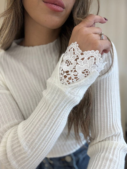 סריג תחרה בשרוול