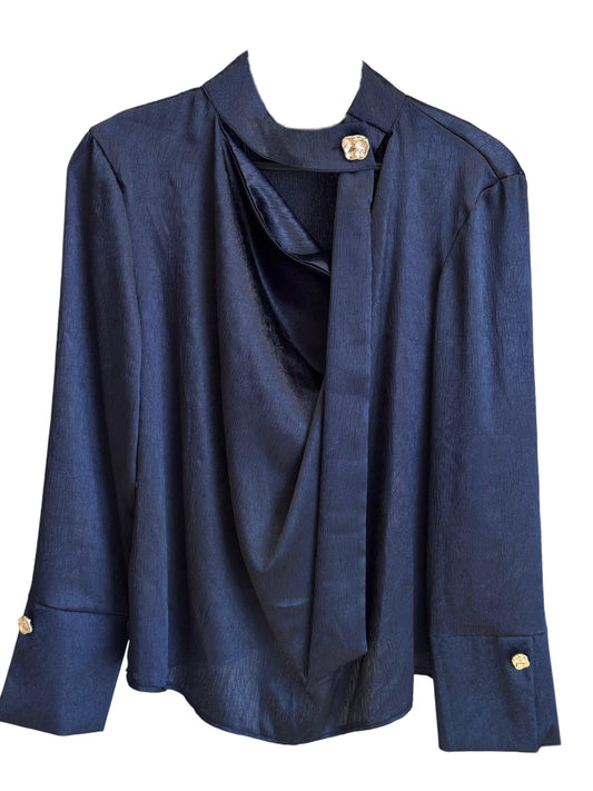 חולצת סטן עם כפתורי זהב מעוצבת ואופנתית