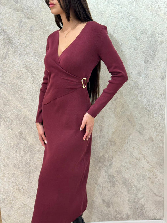 שמלה קלאסית עם אבזם