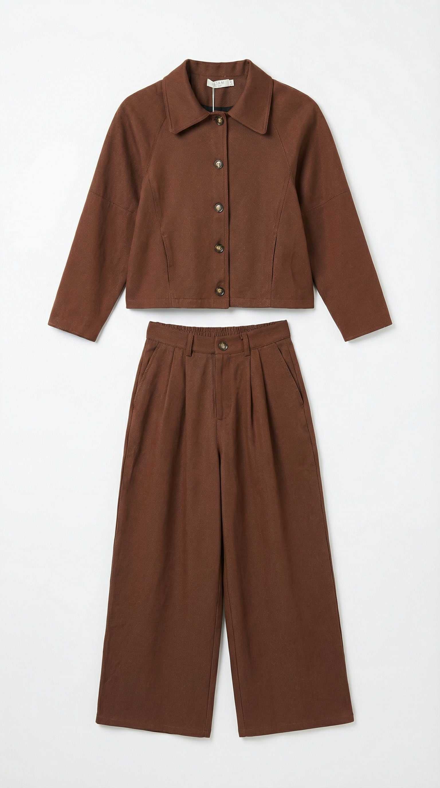 חליפת גקט קרופ ומכנס פדלפון לנשים בעיצוב מודרני