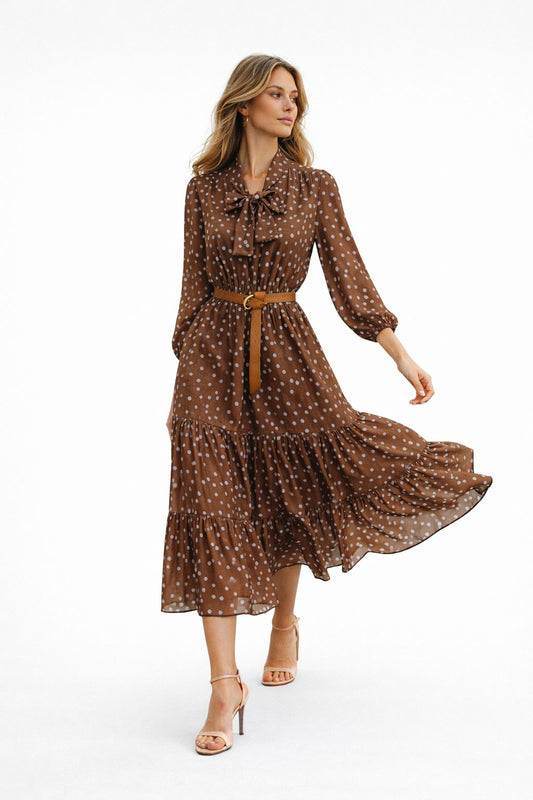 שמלת שיפון מנוקדת עם חגורה