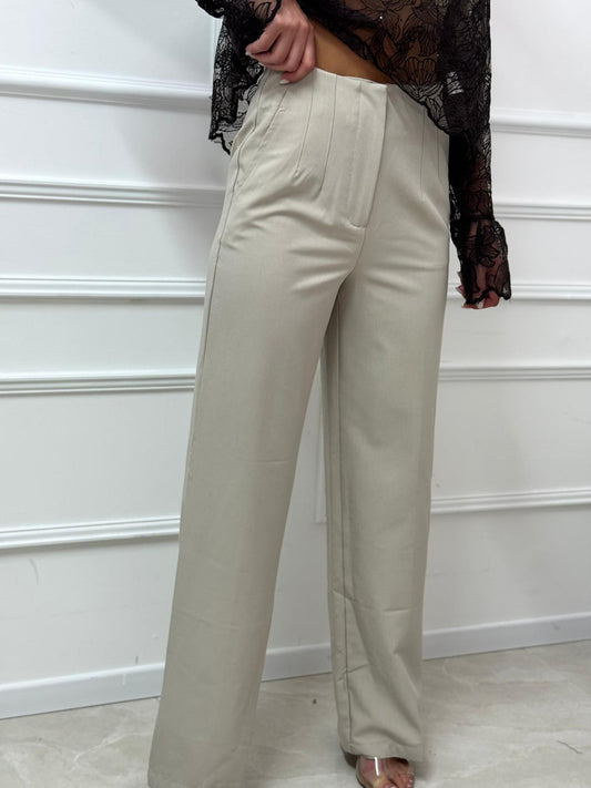 Mona's pants