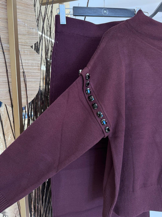 חליפת סריג עם אבנים