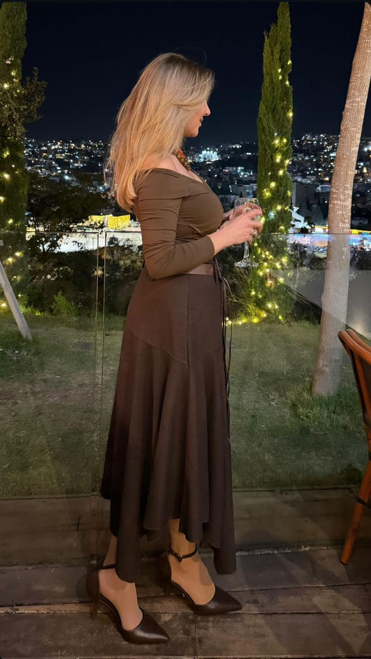 חצאית מידי עם חגורה