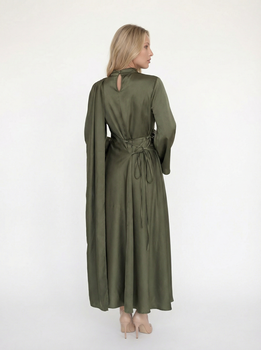 עבאייה סאטן ירוקה עם צעיף מובנה