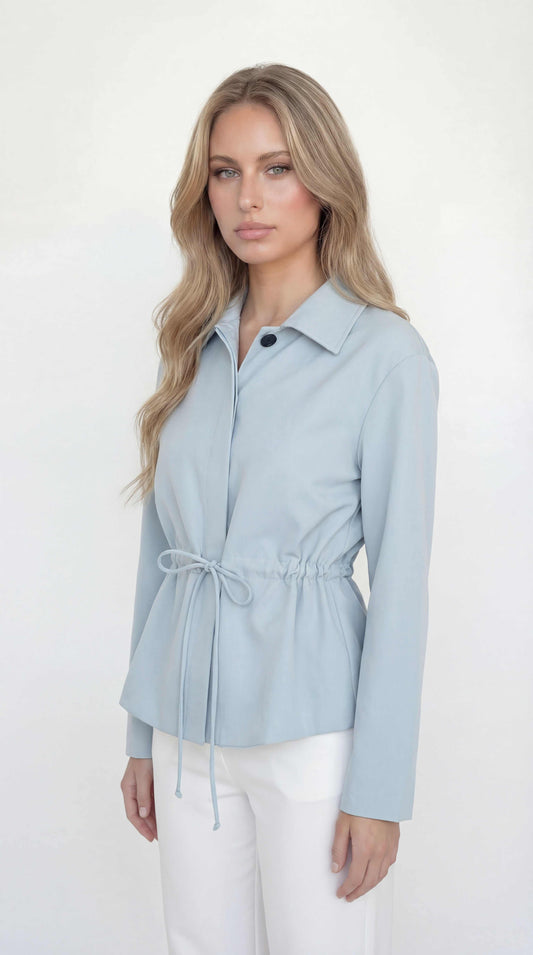 גקט מתרחב עם שרוך בצבע כהה